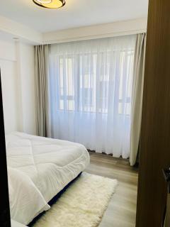 1 bedroom flat with private balcony, netflix, washing machine & gym in Kilimani - Nairobi - 1