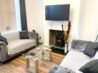 Urba Luxury 3 Bed Stays Sheffield Central - 1