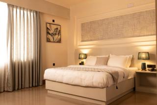 The Layover Hotel - - 5