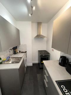 Modern Serviced Apartments Steps From Gloucester Quays - 1