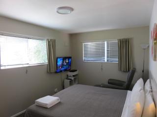 McWilliam Apartments - 5