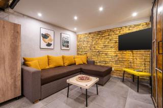 Yellow Compass Studio W40 - Budapest - 7