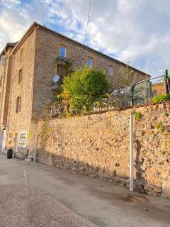Jolie maison en pierres - Cuinzier - 0