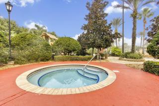 Regal Palms Retreat w/ Lazy River, Pool, & Balcony - Davenport - 8