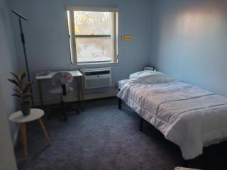 Comfy Room in Fresh Meadows - 5