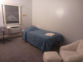 Comfy Room in Fresh Meadows - 2