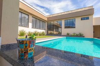 Charmosa Casa c/ 3 suítes e Piscina com Hidro - Caldas Novas - 2