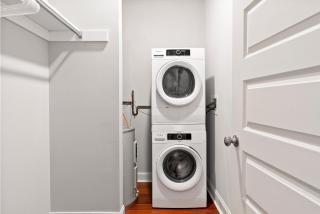 High-End 1BR with Rooftop Amenities - 3