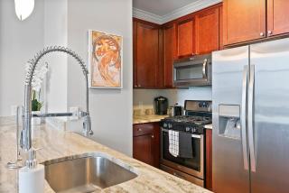 High-end 1br W Rooftop Amenities - 3
