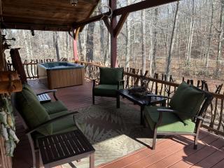 Enchanted Cottage - 1 Bedrooms, 1 Baths, Sleeps 2 cabin - Newport - 9