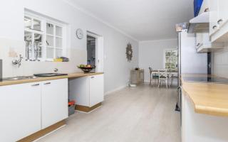 Family Home along Constantia Wine Route - 4