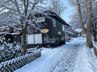 Pavillon Am Kurpark - Top bewertet von Familien! Zentral, modern, ruhig - mit Balkon, Schlitten, Grill, Parkplatz, Wallbox und inklusive Wäschepaket - 0
