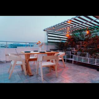 Lovely Hawk Wooden Cottage - Hyderabad - 1