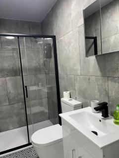 Luton Excellent 1 bed apartment with living room - 7