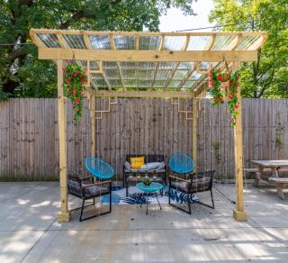 7minutesdowntown2bedroom3queenbed - 2