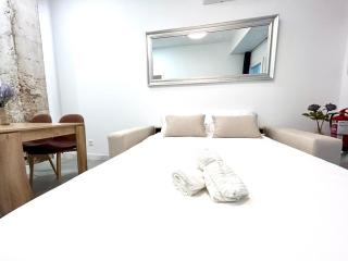 Convenient, Charming Apartment 15 Mins from City Center - Valencia - 9
