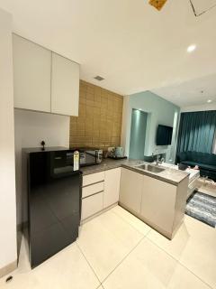 Green Studio - Private Jacuzzi - Private Balcony - 9