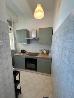Beachfront, balcony, parking, private access Beach - Torvaianica - 4