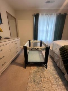 Luxe Central Suburban Retreat - Hampton - 4