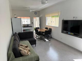 Casa nova térrea familiar com ar condicionado e estacionamento em Cananeia - Cananéia - 8