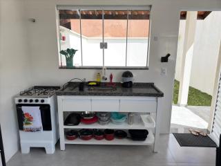 Casa nova térrea familiar com ar condicionado e estacionamento em Cananeia - Cananéia - 4