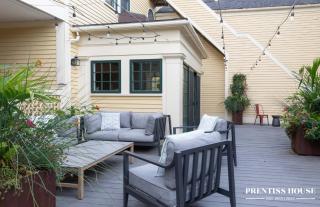 Prentiss House by Thatch - 2
