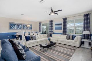 LUXE Champion's Gate Home w/ Pool, Spa, Gameroom - Davenport - 3