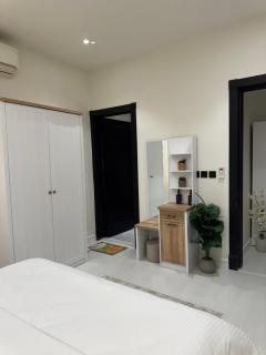 شقة فاخرة غرفتين نوم وصالة - Riyad - 3