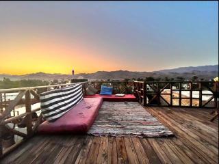 Digital Nomad Hub - Wifi Available - 6