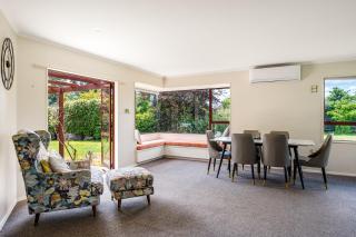 Mountain Majesty on Orchard-Wanaka Holiday Home - 3