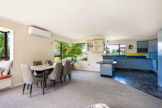 Mountain Majesty on Orchard-Wanaka Holiday Home - Wanaka - 4