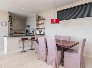 Harbour View 2 bedroom Penthouse and parking - 6