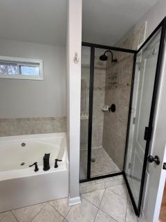 Spacious Gorgeous 3bd home with large deck Close to EVERYTHING - 4