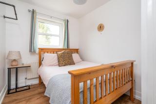 Yellow door cottage - Moville - 9