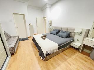 PLATINO, Huge Family 3BR Suite, Few steps to Paradigm Mall & Escape JB - 6