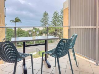Bulcock Beach Beauty - Views to Bribie - Caloundra - 9