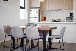 Coastal Lifestyle in Modern 3BR Rosebud Townhouse - Rosebud - 7