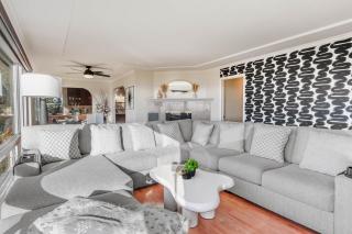 Family-Friendly Bay Views, Game Room, Hot Tub! - San Diego - 5