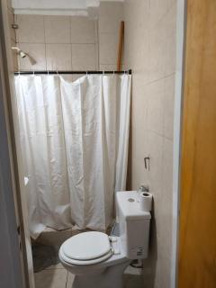 Pieza independiente con baño privado - Río Gallegos - 8