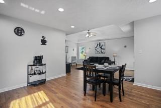 Pianokey- 300mbps Wifi- Workspace - Clarksville - 1