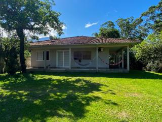 Casa de Frente para o Mar na Enseada de Brito - 0