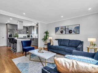 Suburban 3BR Stylish Oasis - 6