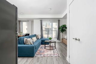 Sweet Townhouse with Rooftop Patio in Erin Mills - Mississauga - 2