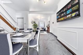 Charming City Retreat,4 Bedroom House,Garden,Free Parking - 5