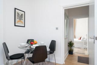 CENTRAL BRIGHT & CHARMING 2 BEDROOM apartment IN EARLS COURT KENSINGTON 2 MINUTES TO DISTRICT & PICCADILLY LINES tube STUNNING GARDEN VIEWS - Londra - 7