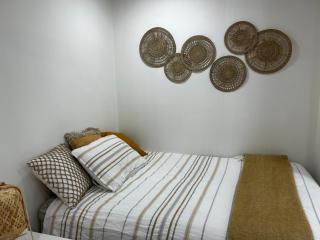 Toronto central area single-bed room - 9