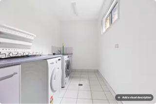 Terrigal Beach Home with Jacuzzi - Terrigal - 3