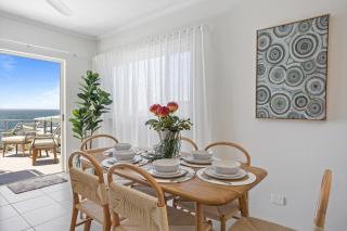 Stylish 3-Bed Apartment in Coastal Redcliffe - Redcliffe - 8
