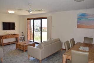 Seaview Townhouse 3 - Bring your own linen. - South West Rocks - 4