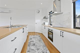 Seaside Pleasure - Apollo Bay - 3